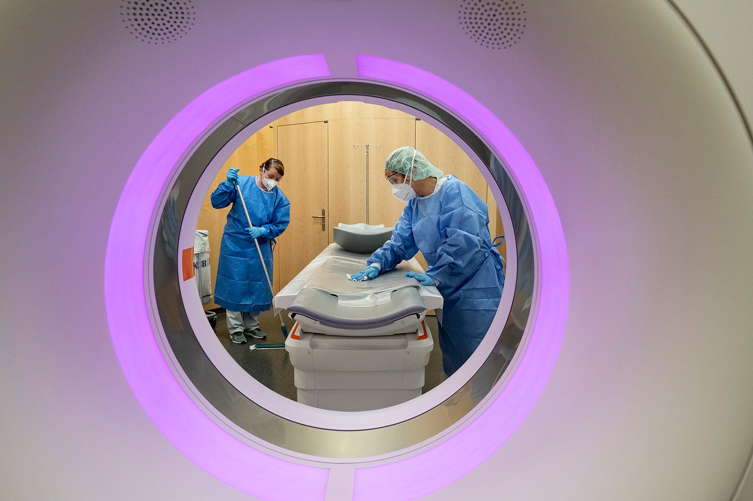 Titelbild zu Die unsichtbaren Helfer