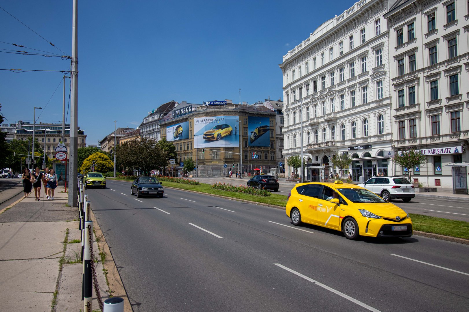 Opel-Megaboard-1.jpg