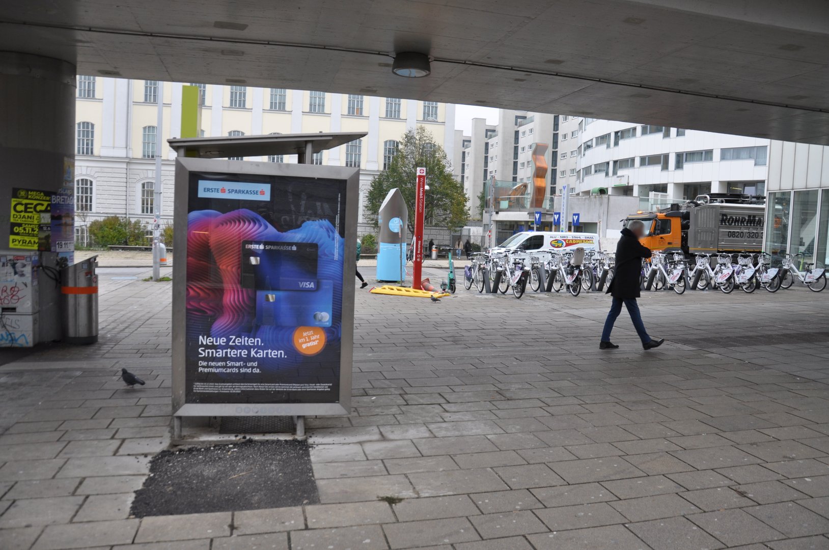 Erste-Bank-Q4-Kreditkarten-Citylight-V04.jpg