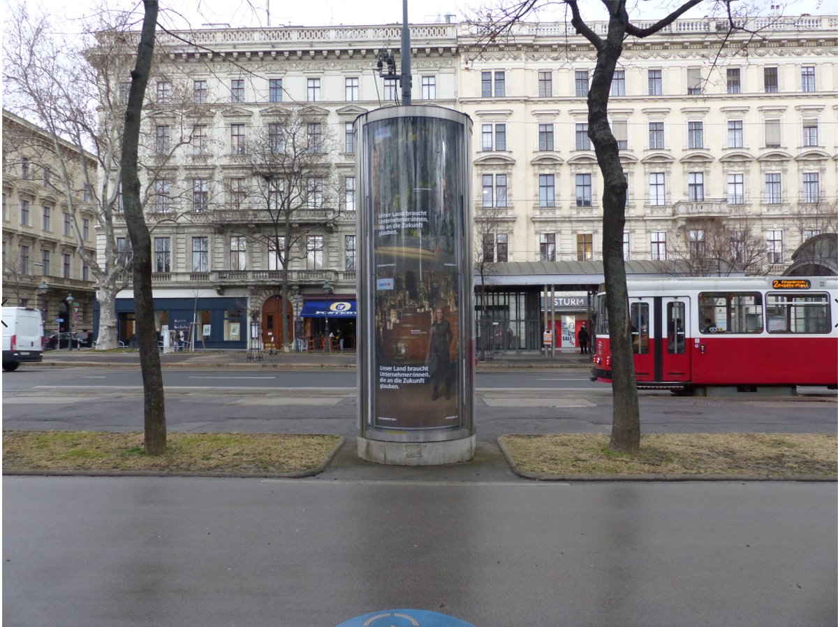 Erste-Bank-Q1-Dreamer-Dachgruen-DorliMuhr-Citylight.png