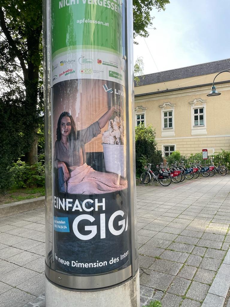 Litfaßsa-ule.jpeg