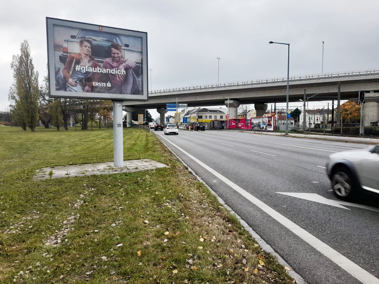 Premium-Board-1230-Wien-23.-Liesing-Triester-Straße-n.-A23-U-berf.-Ho-he-Auffahrt.jpg