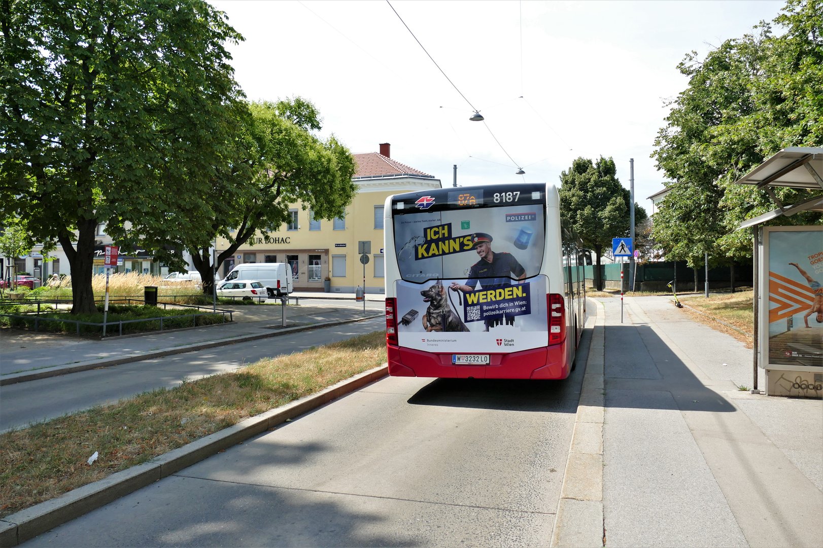 BMI-Polizei-Recruiting-Wien-Bus.jpg