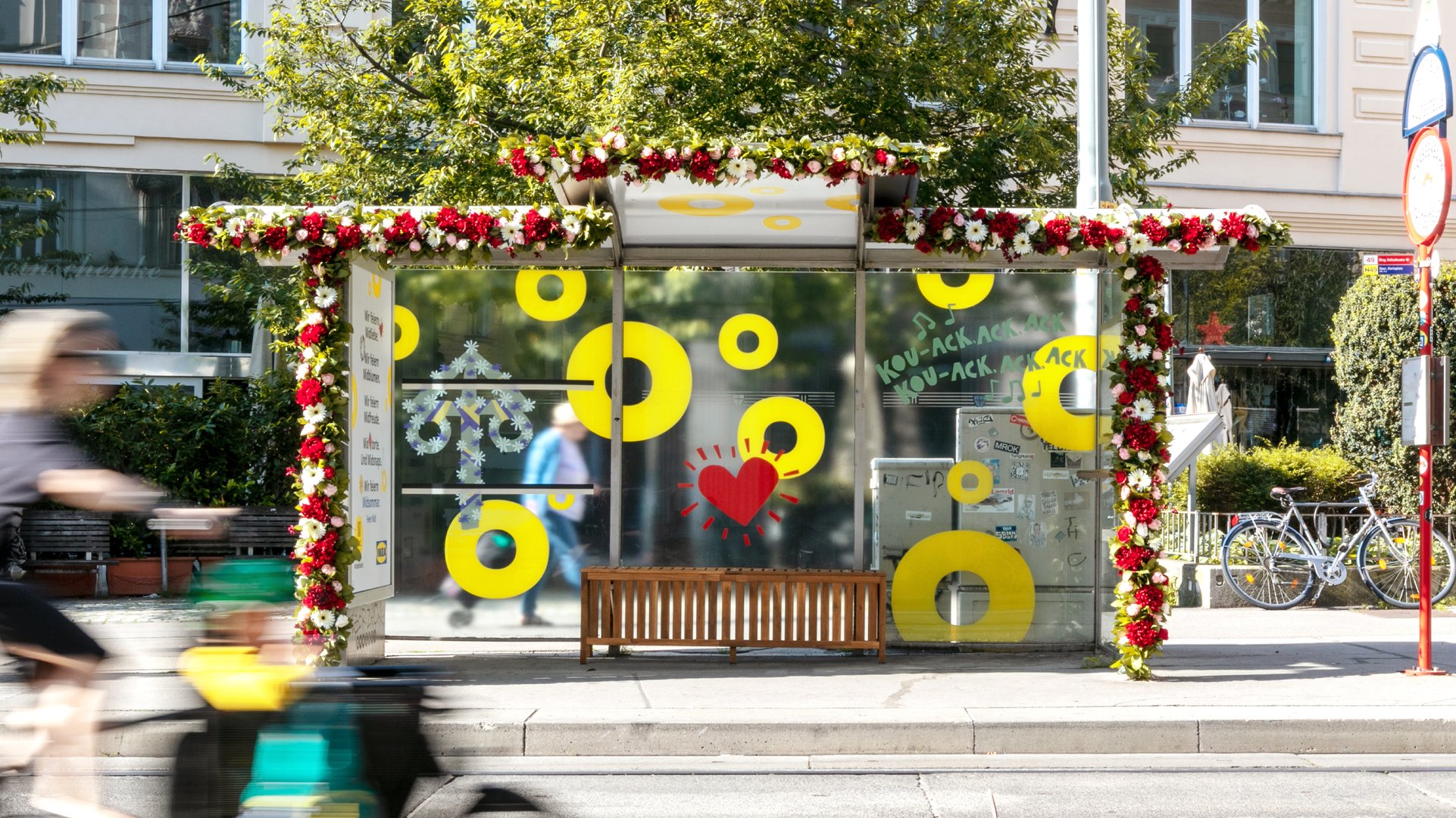 2024-Gewista-OOH-Award-IKEA-Midsommar23-7-Wartehalle-1.jpg