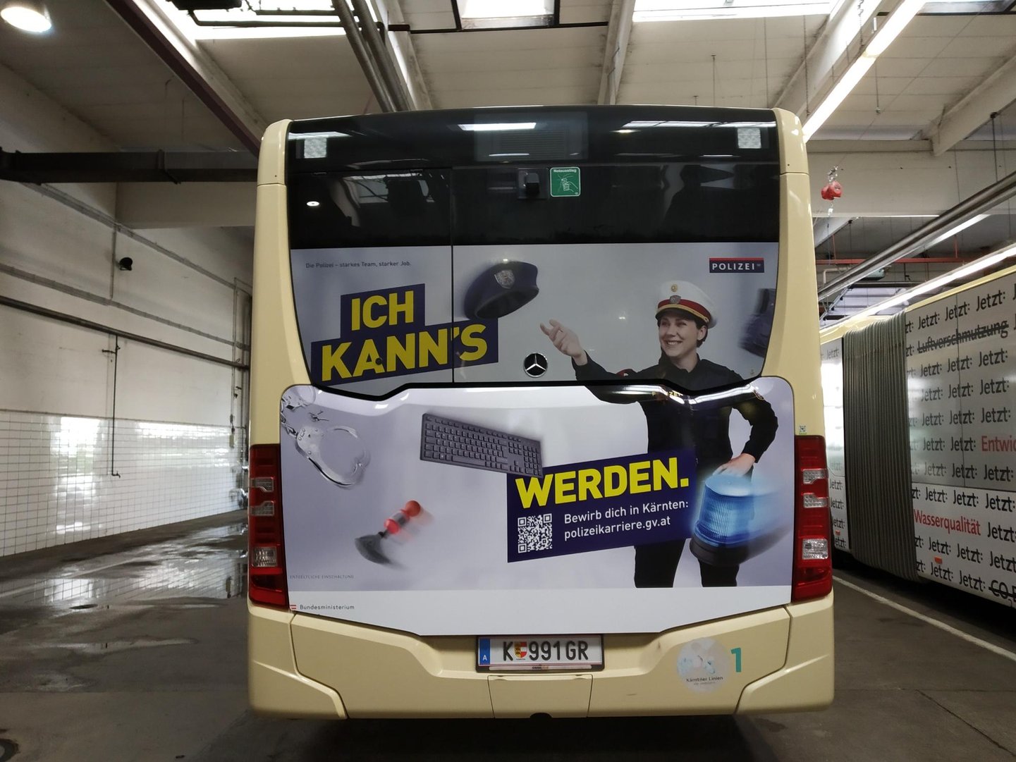 BMI-Polizei-Recruiting-K-Bus.jpg