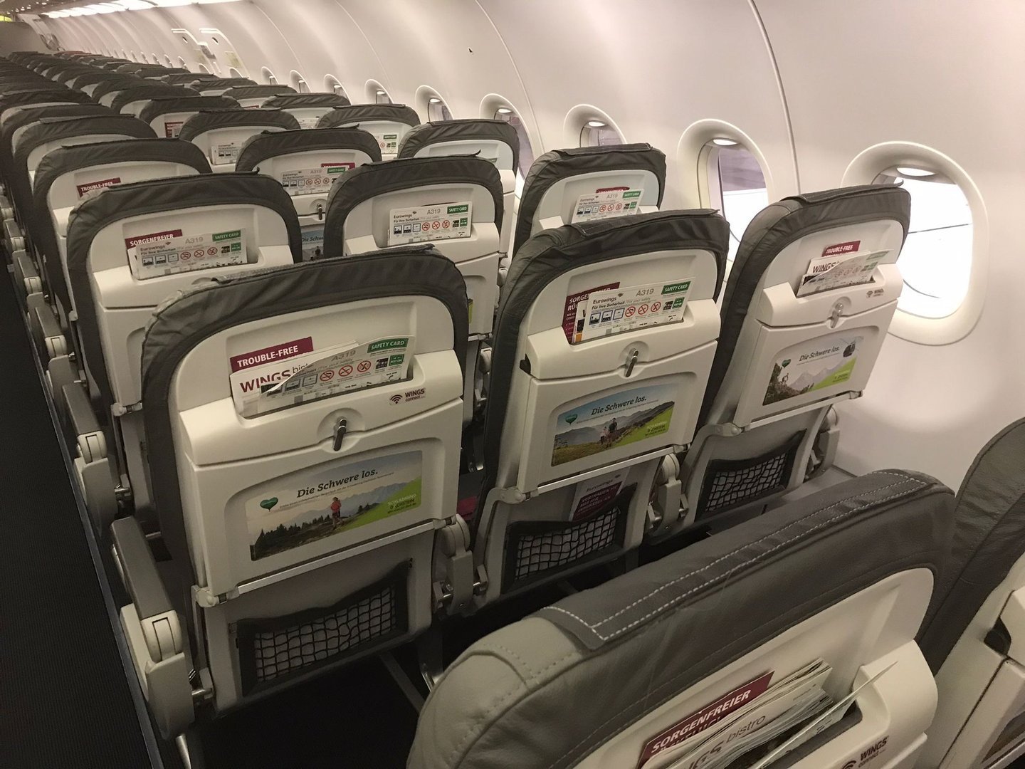 Flugzeug –Tischbeklebung