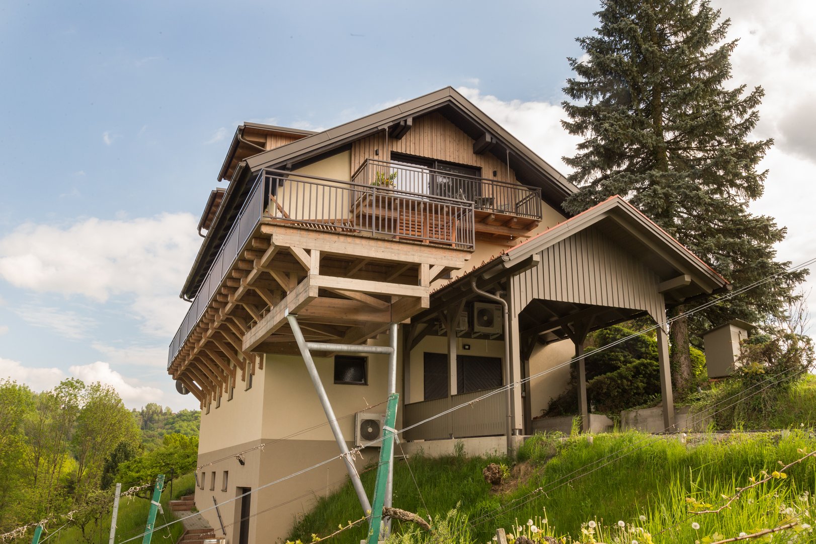 Balkon mit Pool und Aussicht Weingut Kogler