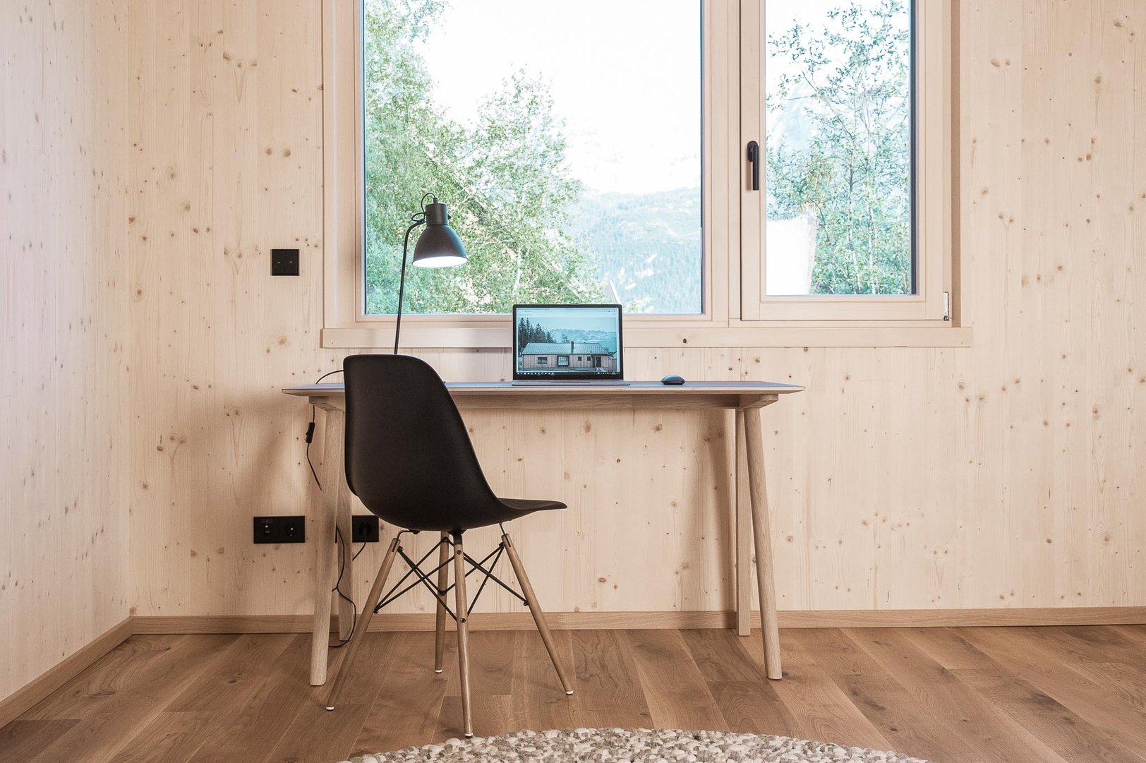 thoerl-149-holiday-office-2.jpg