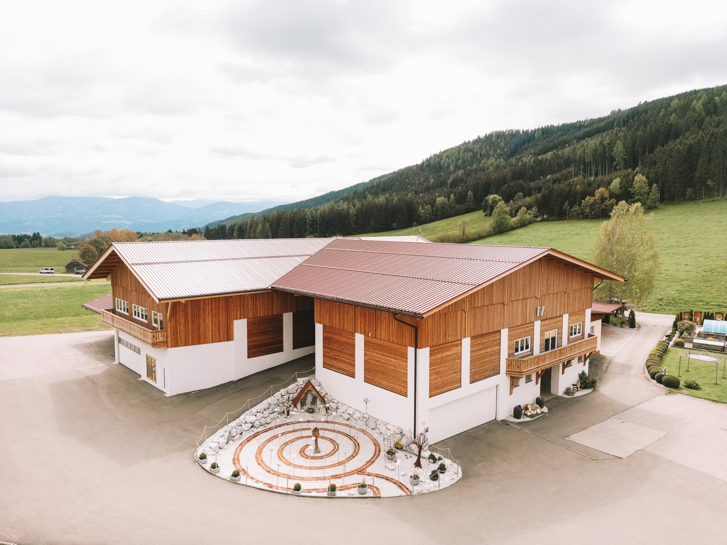 Wirtschaftsgebäude Offenbacher