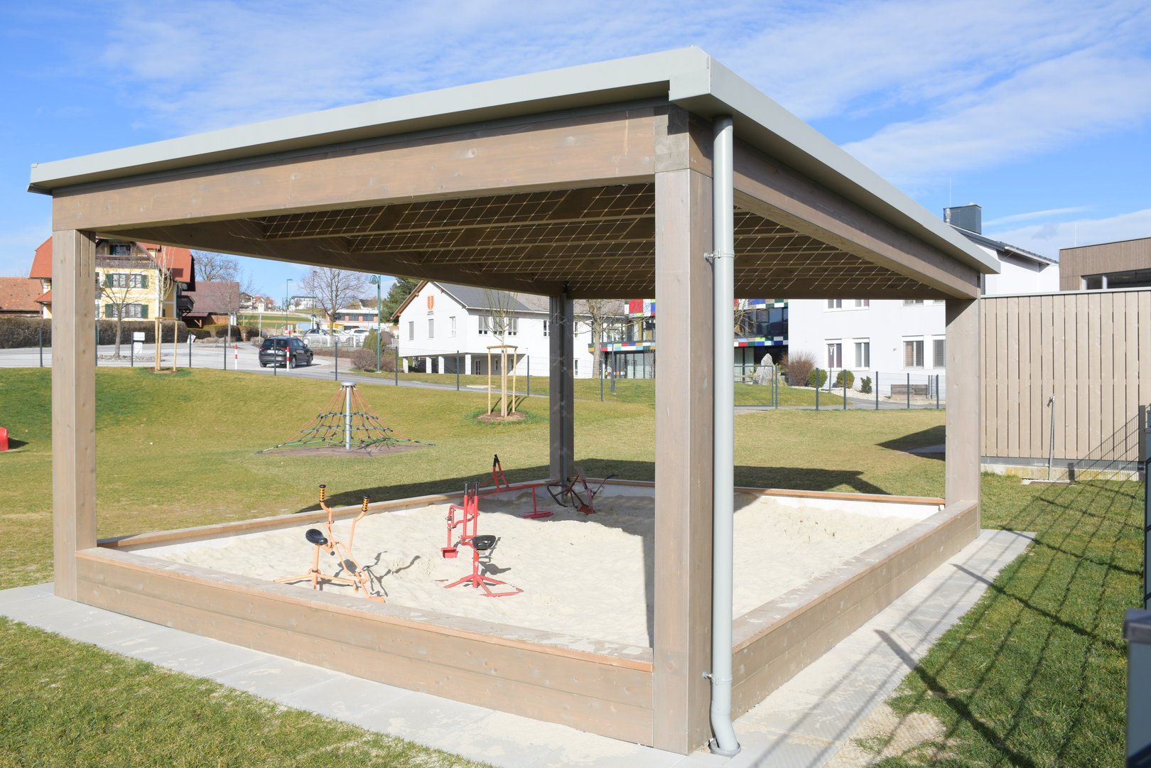 Titelbild zu Sandkiste inkl. Überdachung KIGA Mortantsch