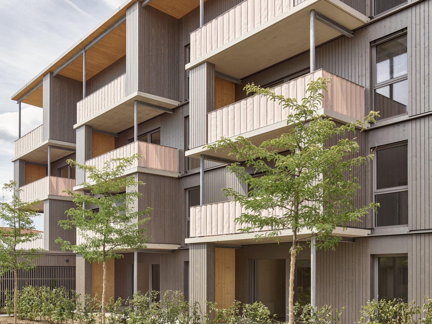012-wohnhausanlage-graz-2022-sps-architekten-foto-kurthoerbst-2208240249-18x24.jpg