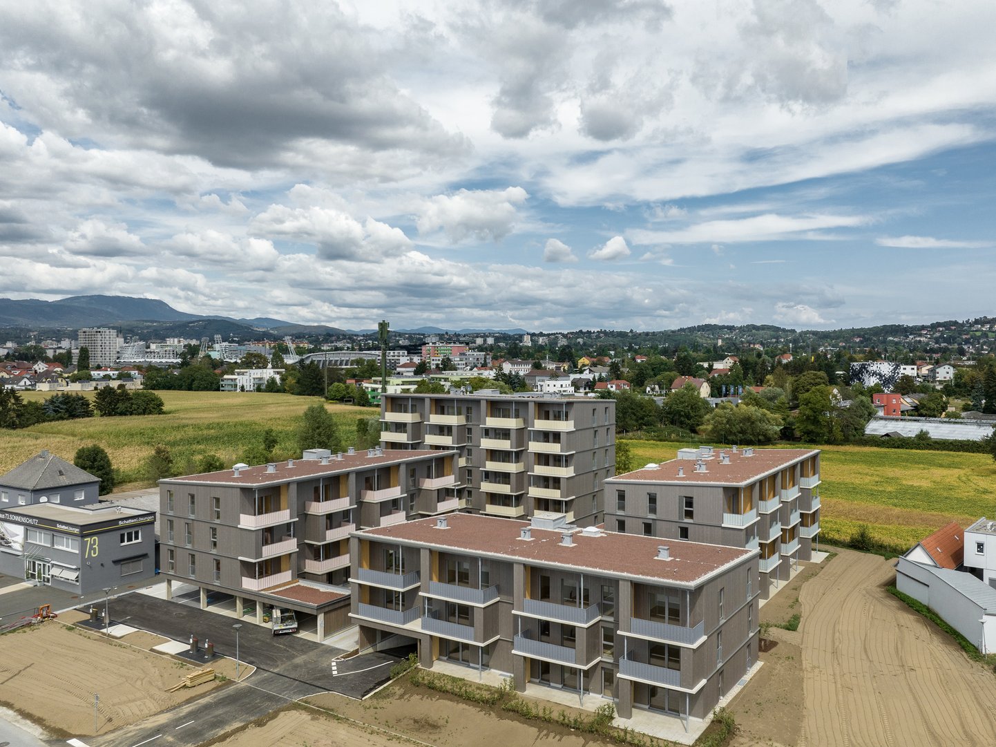003-wohnhausanlage-graz-2022-sps-architekten-foto-kurthoerbst-2208240747-18x24.jpg