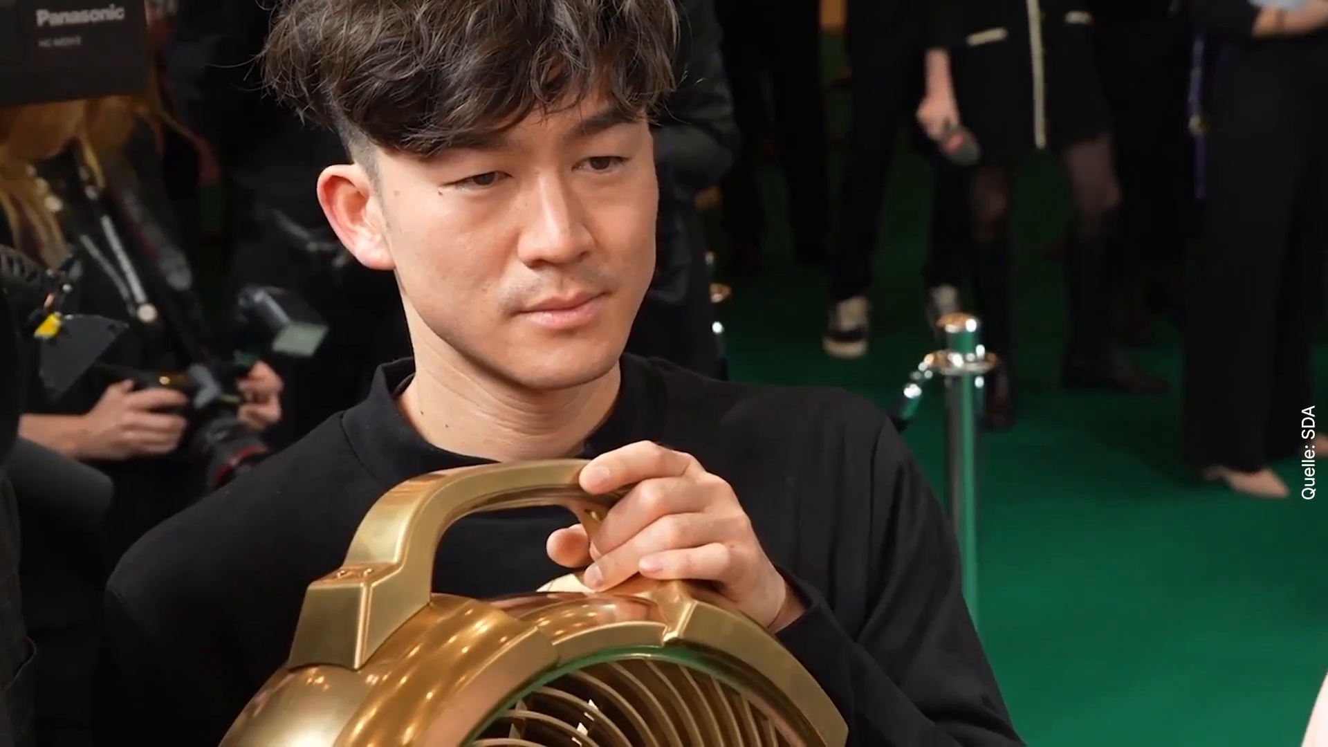 HG102-000192-00-Toblerone-Case-Nemo-1920x1080-1.mp4