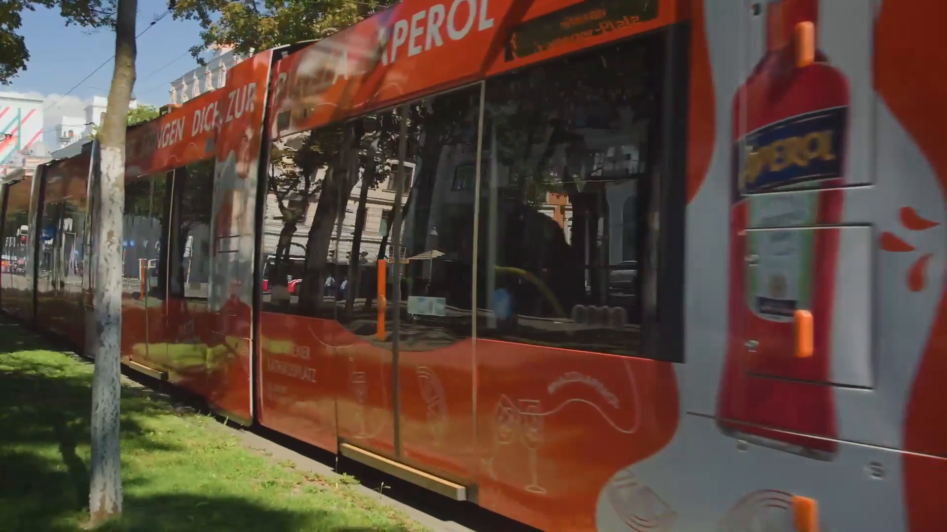 Aperol-OOH-2022-HD-4.mp4