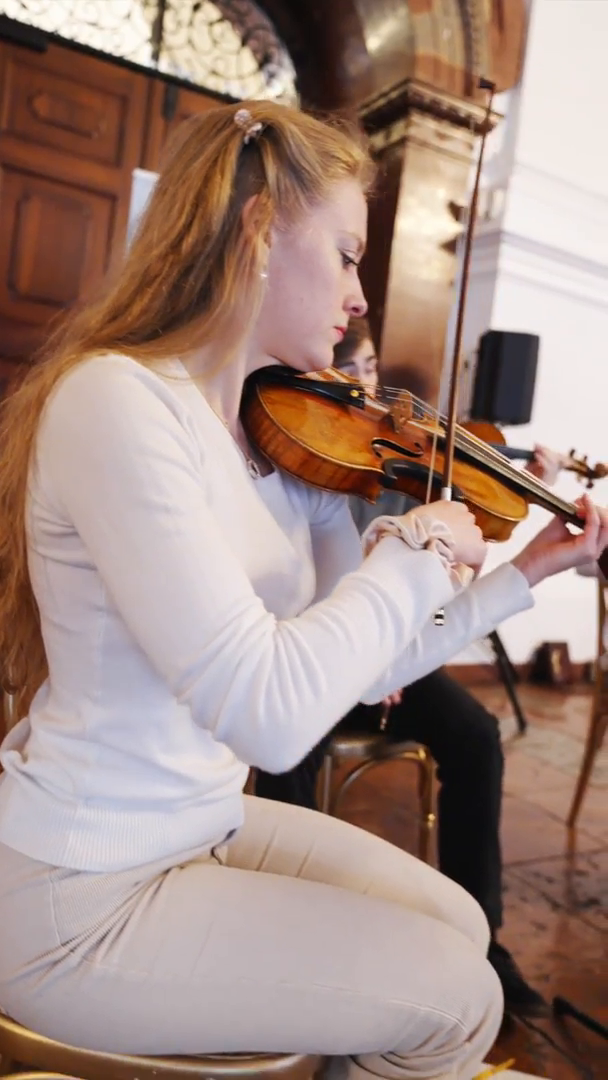 SalzburgerLand-Pop-Up-Yoga-DomQuartier-Video-1-1-.mp4