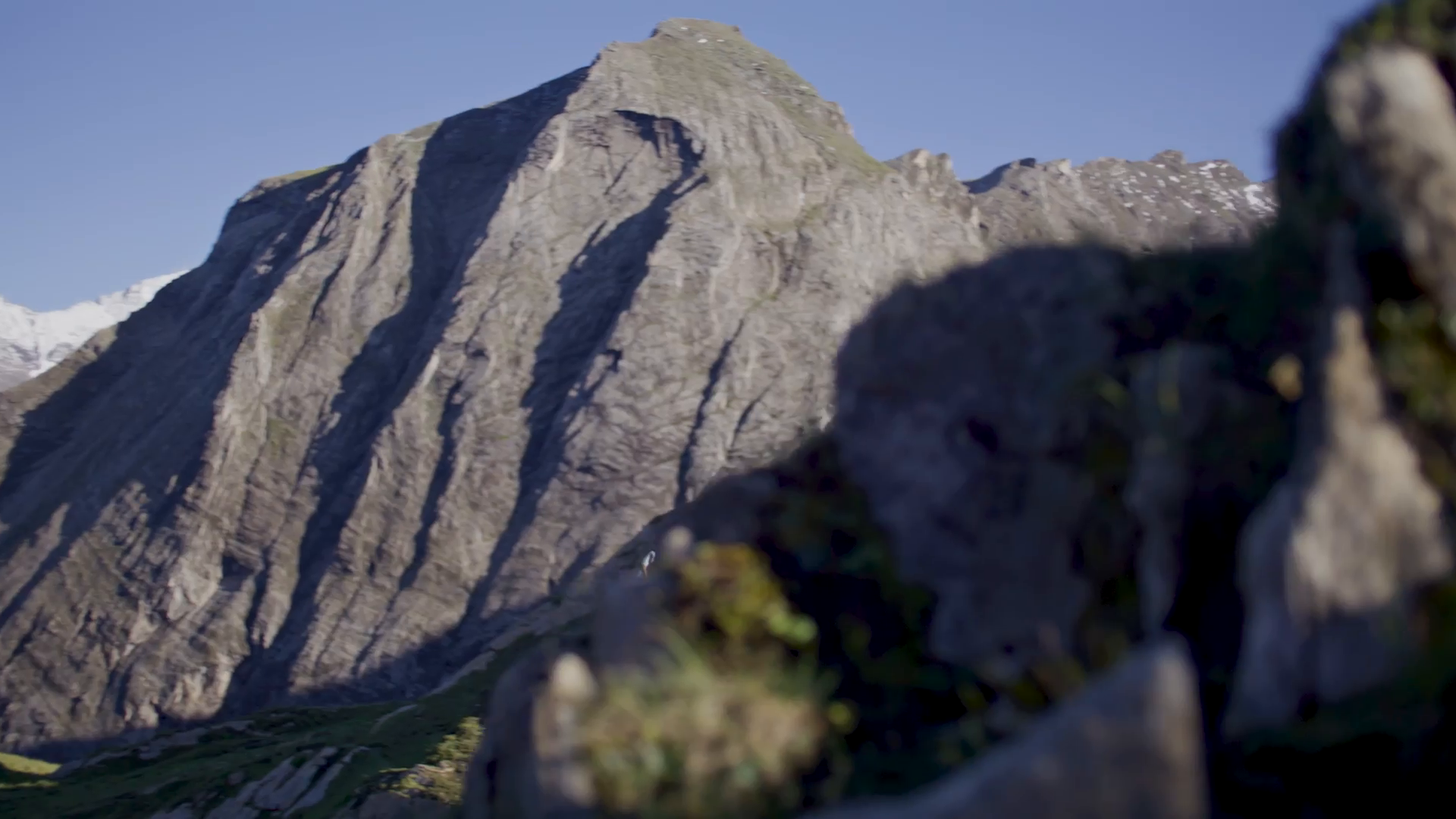 240125-ZSK-M-W-Video02Lake-Trailrun-Family-DE-16x9-DV.mp4