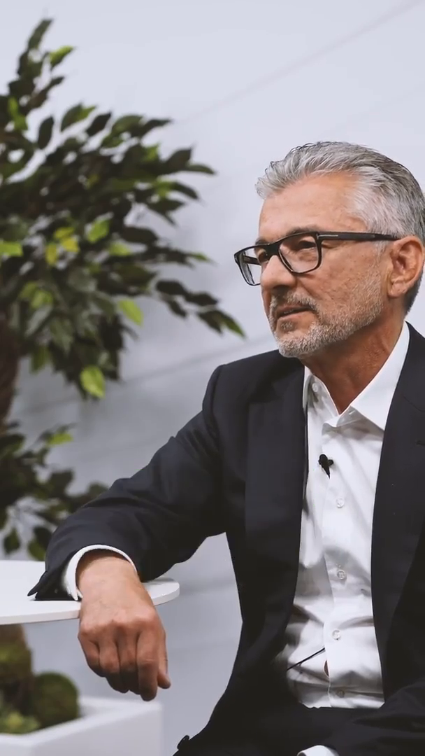 BoB-23-4380_00012379.mp4