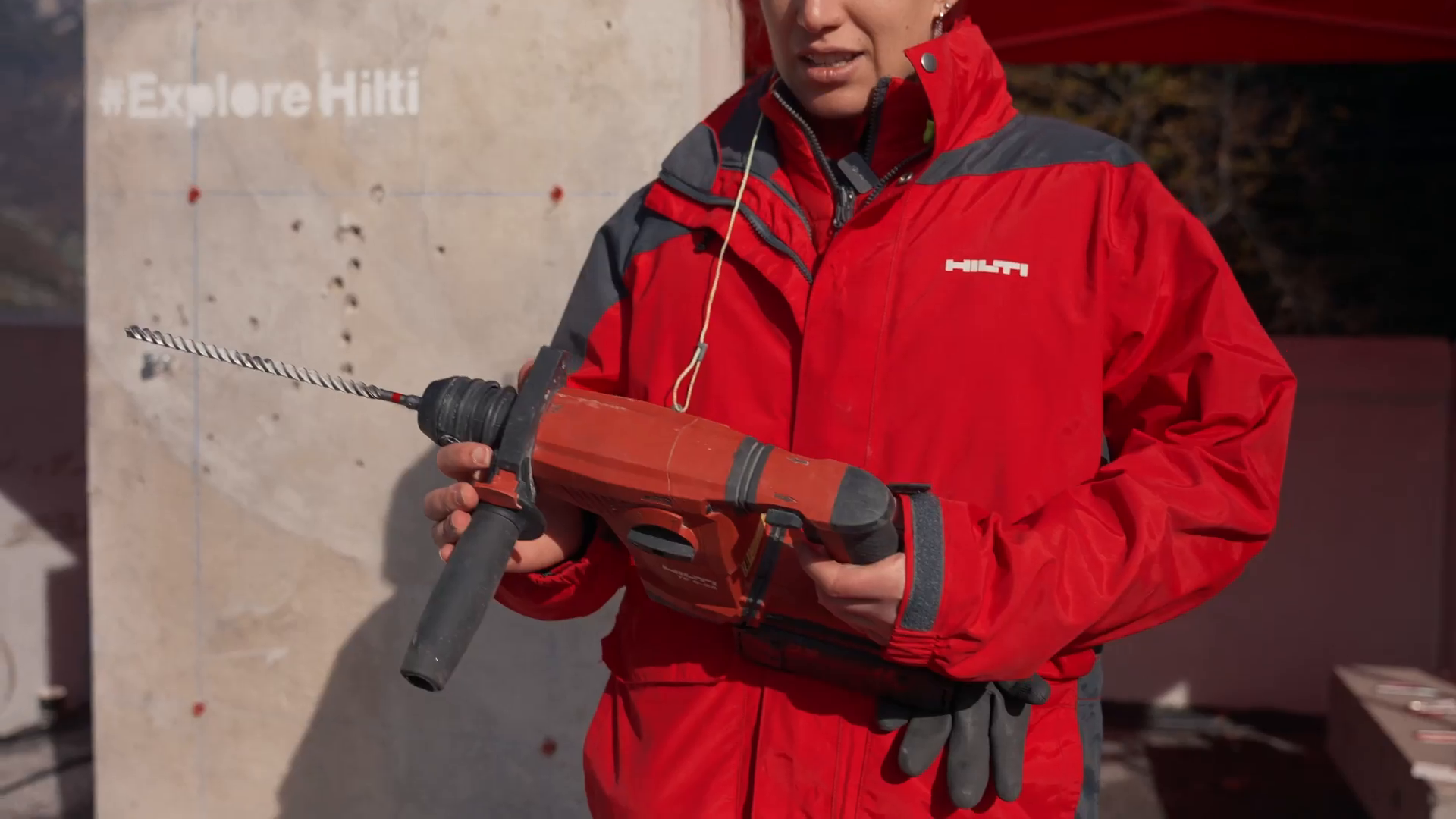 Hilti Global Brand Activation am 220 m hohen Verzasca Staudamm