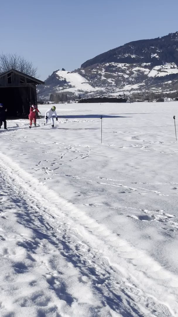 Skischuhrennen-c-Österreich-Werbung-HOVN-Studios-Nutzungszeitraum-endet-mit-31.07.2025.mp4