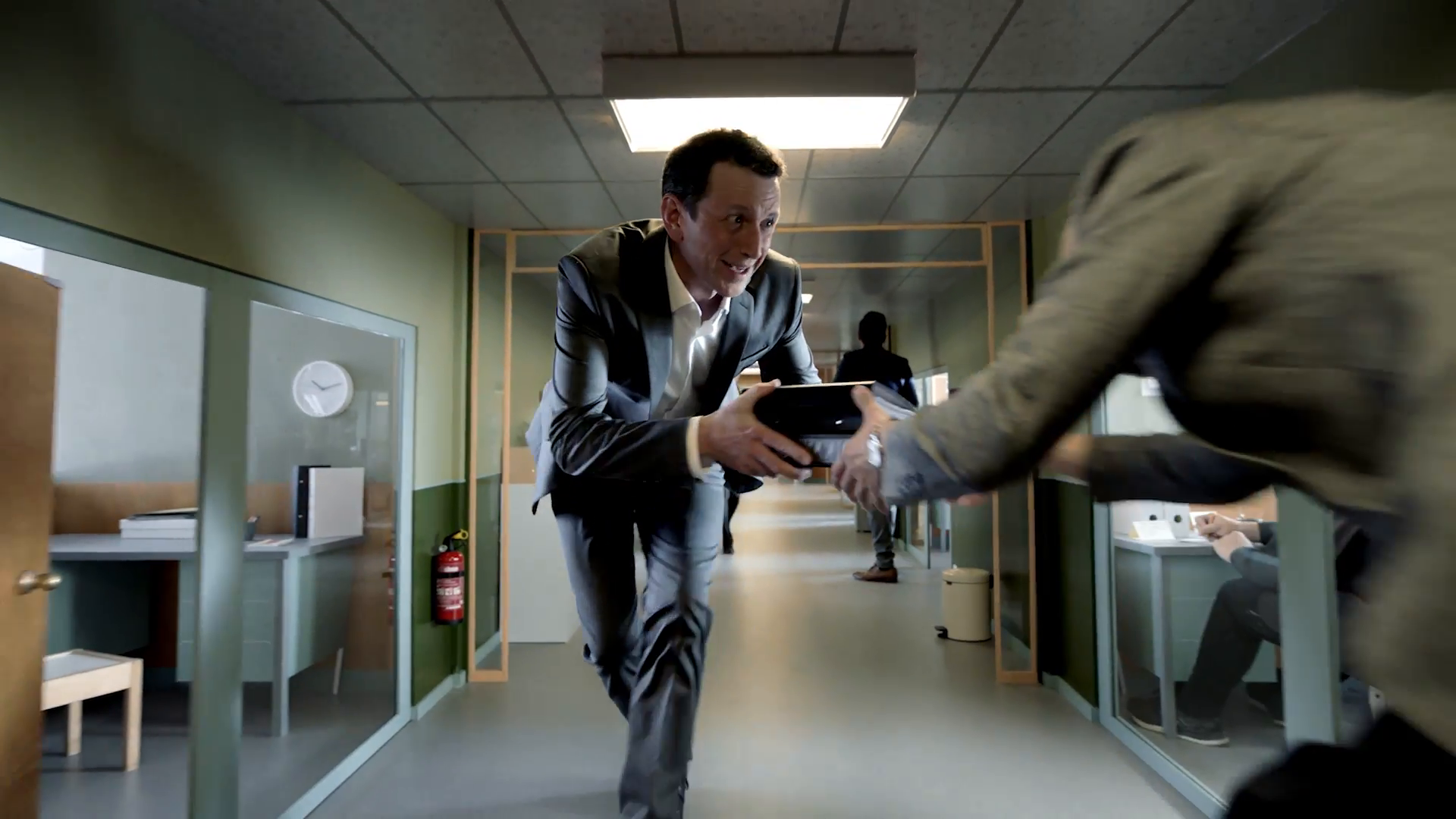 2272-Online-ON-X360-250219-Schatten-v2.mp4