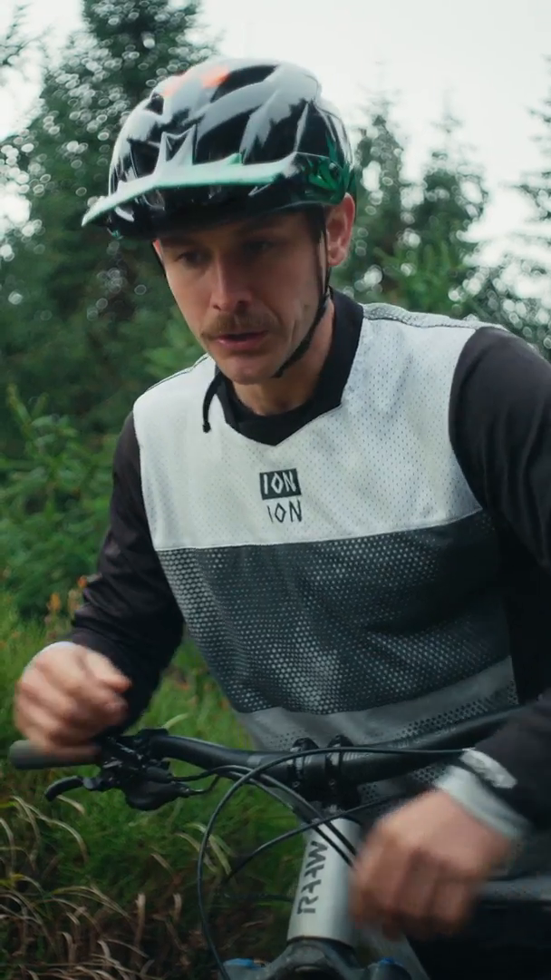 230320-O-gbr-enduro-full-9x16-subtitles-en.mp4